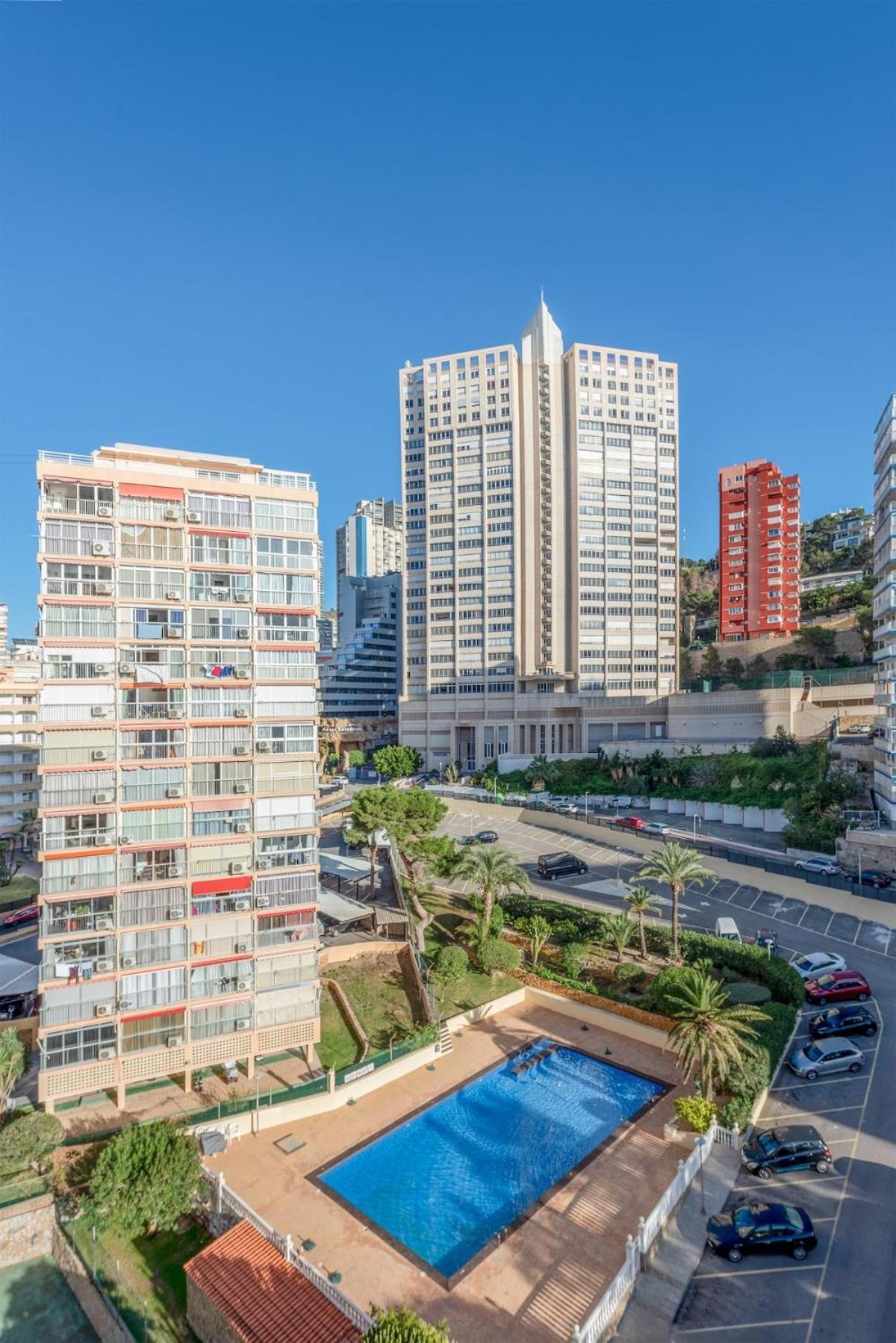 Stunning New Apt, 1min, 2br, Parking * Benidorm