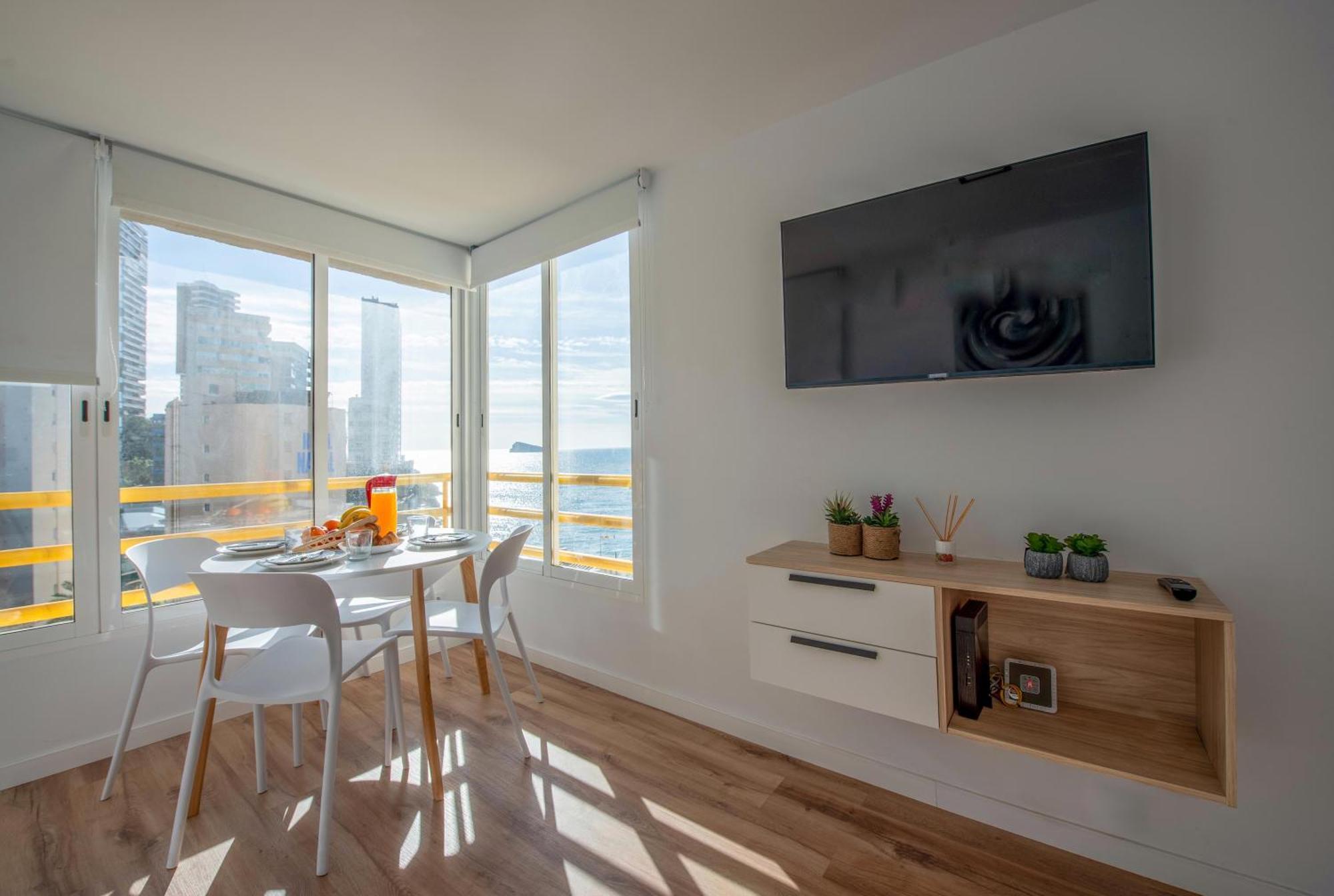 Apartment Stunning New Apt, 1min, 2br, Parking